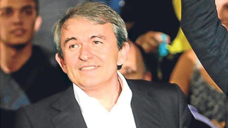 Üstünberk dönüyor