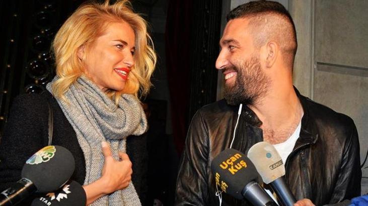 Burcu Esmersoy, Arda Turan'a saatini gönderdi