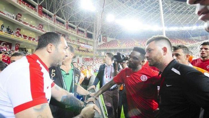Eto'o: İlk 10'a giremezsek sana 100 bin Euro vereceğim