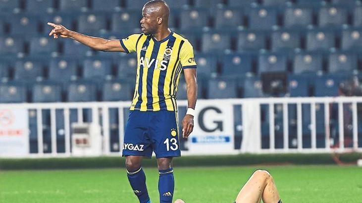 Valencia müthiş golle puanı getirdi