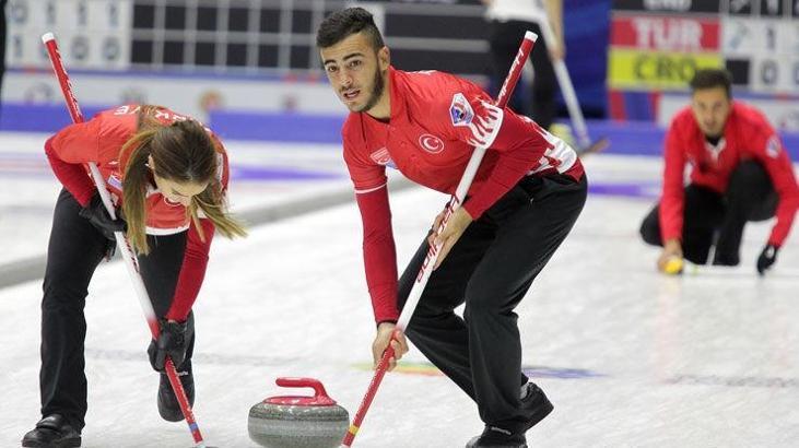 Milli curlingciler 3'te 3 yaptı