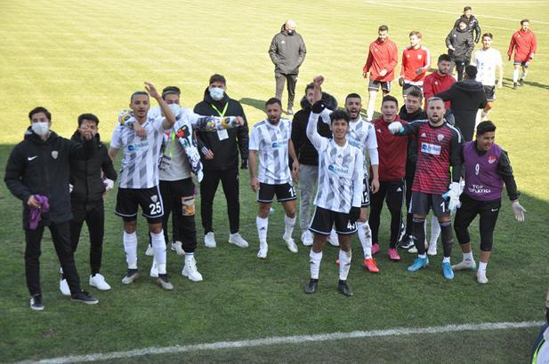 Somaspor, şampiyonluk için büyük avantaj yakaladı