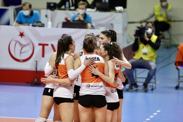 Eczacıbaşı VitrA, CEV Şampiyonlar Ligi'ne çeyrek finalde veda etti