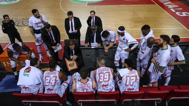 Pınar Karşıyaka zirvede başladı