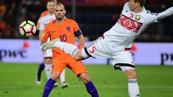 Sneijder sakatlandı
