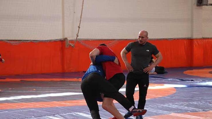 Güreşte olimpiyat elemeleri ertelendi