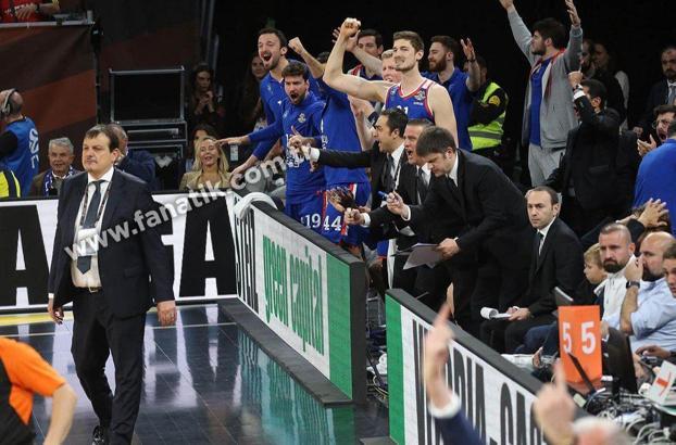 Ergin Ataman rövanşı aldı, Anadolu Efes tarih yazdı!