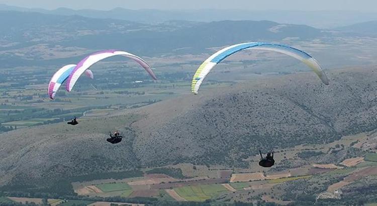 Yamaç Paraşütü Mesafe Yarışı, Tokat'ta başladı