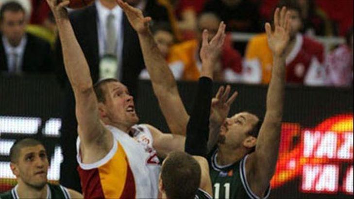 Aslan potada da tam gaz: 90-72