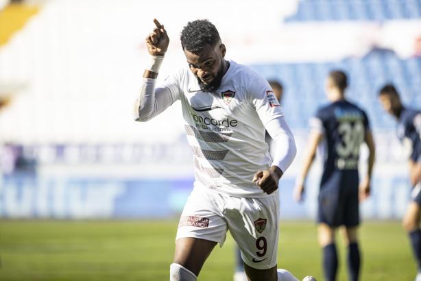 SON DAKİKA! Aaron Boupendza'dan Fenerbahçe ve Galatasaray açıklaması