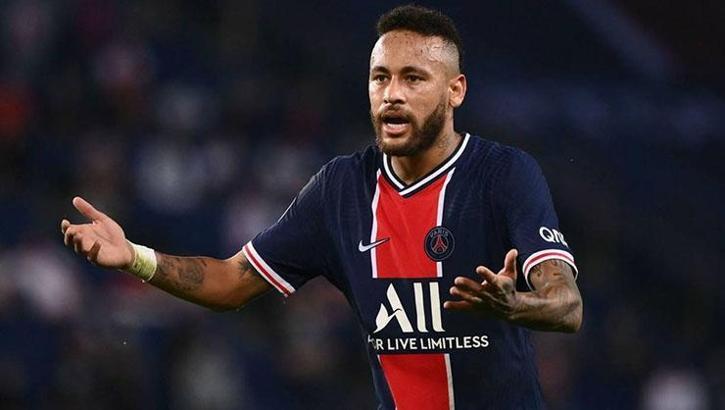 Paris Saint-Germain futbolcusu Neymar'ı şaşırtan mesaj: Adını popoma dövme yaptırdın