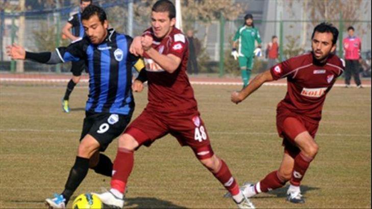 Zirveyi takip sürüyor: 1-1