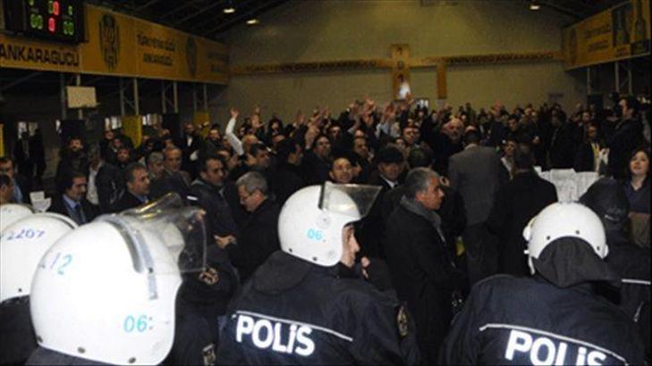 Başkent gene karıştı