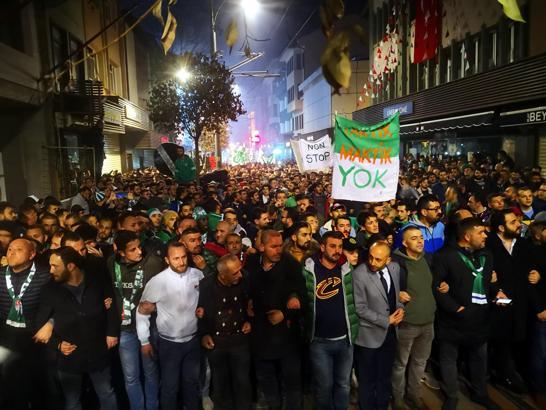 Bursaspor taraftarı, şehrin takıma sahip çıkması adına yürüdü