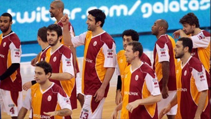 Galatasaray Barça'yı ağırlıyor