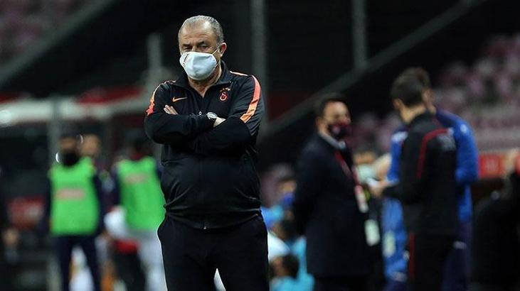 Fatih Terim'den zemin tepkisi: Bu konuda rahatsızım