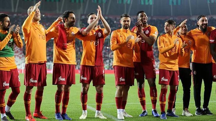 Galatasaray'da 15 futbolcunun ilk şampiyonluk heyecanı