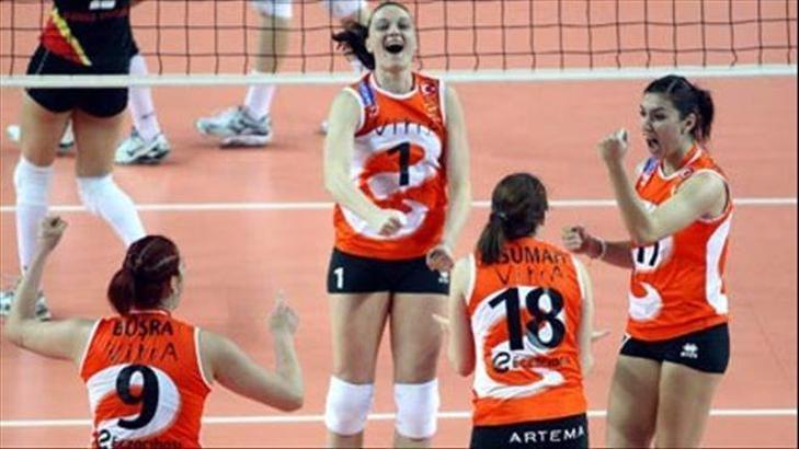 Demir yumruk zirvede