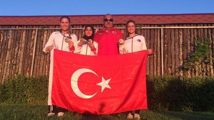 Genç kız atıcılar, dünya şampiyonu oldu