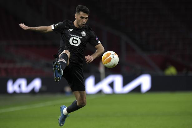 Son dakika: Zeki Çelik, Lille-Ajax maçında korkuttu