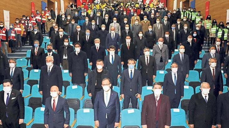 Spor Bakanı Kasapoğlu: 'Ağrı'ya yeni havuzları 7 ayda inşa edeceğiz'