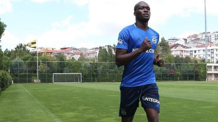 Moussa Sow 11'e göz kırpıyor