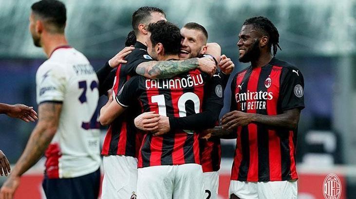 Milan Crotone'yi dağıttı, Hakan Çalhanoğlu şov yaptı