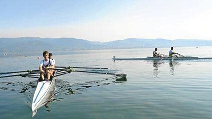 Kürekte zafer Koç'un