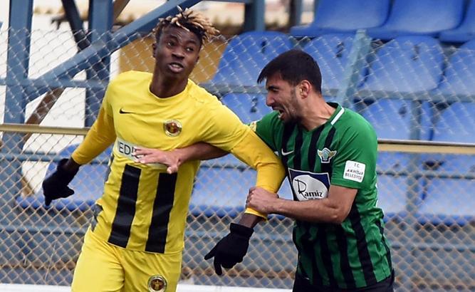 Menemenspor'un kozu Rasheed Akanbi olacak