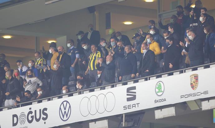 Fenerbahçe - Galatasaray derbisinin ardından... Kadıköy'de dramatik sahne!