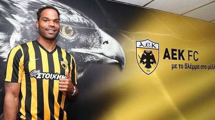 AEK, Lescott'u kadrosuna kattı