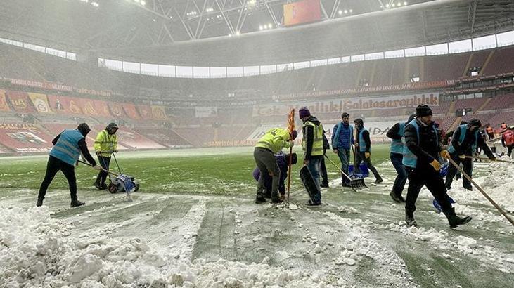 Türk Telekom Stadı'nın zeminde yoğun çalışma var