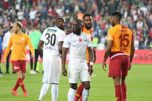 Akhisarspor tarihi fırsatı kaçırdı, kahroldu