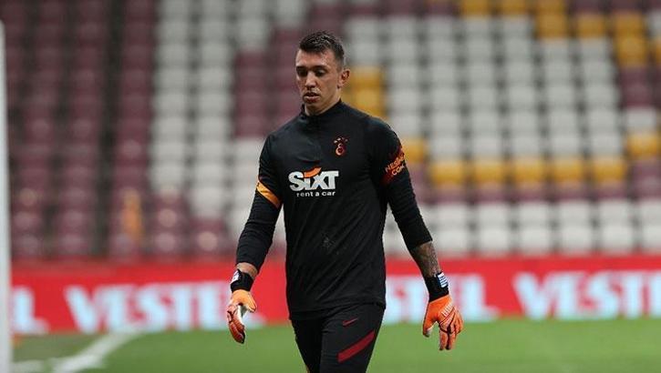 Galatasaray'da Muslera faktörü! Sarı kırmızılıları takımı değiştiren adam!