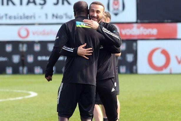 Beşiktaş'ta Aboubakar dönüyor; Cenk Tosun'un sakatlığı belli oluyor!