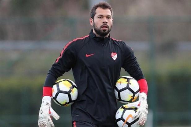 Serkan Kırıntılı kimdir, nereli, kaç yaşında? Serkan Kırıntılı hangi takımlarda oynadı?