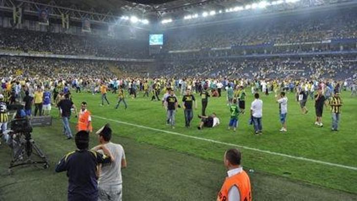 Kaldırım tribünü, B Blok, No: 4