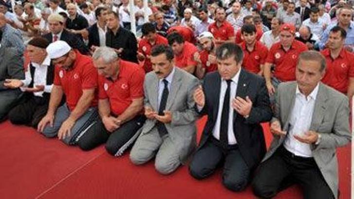 ''Minderin Aslanları'' Eyüp Sultan'da dua etti