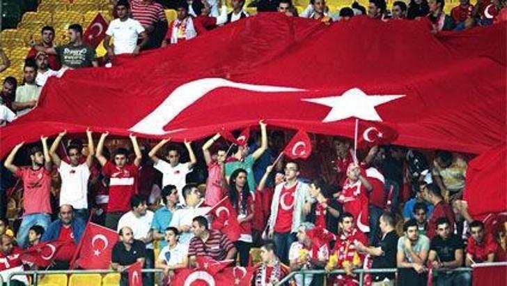 Her yer Kırmızı-Beyaz!