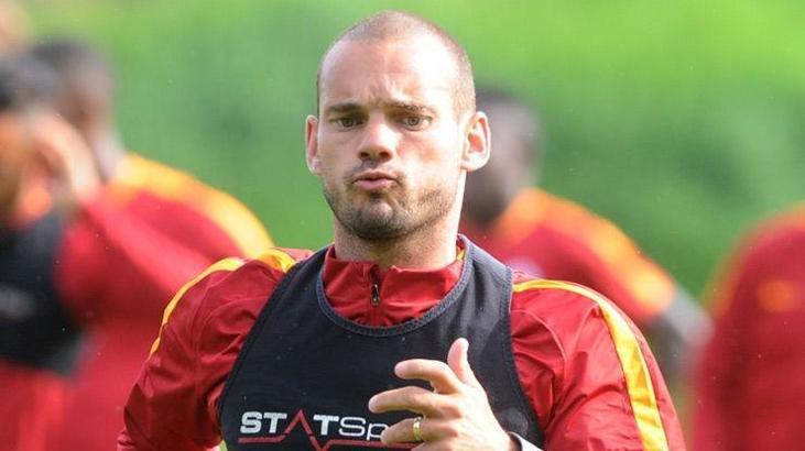 Wesley Sneijder tarihe geçti!