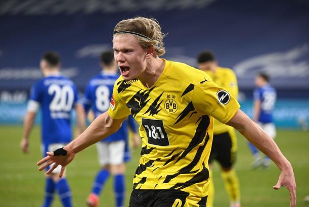 Borussia Dortmund, Schalke 04'ü deplasmanda farklı geçti