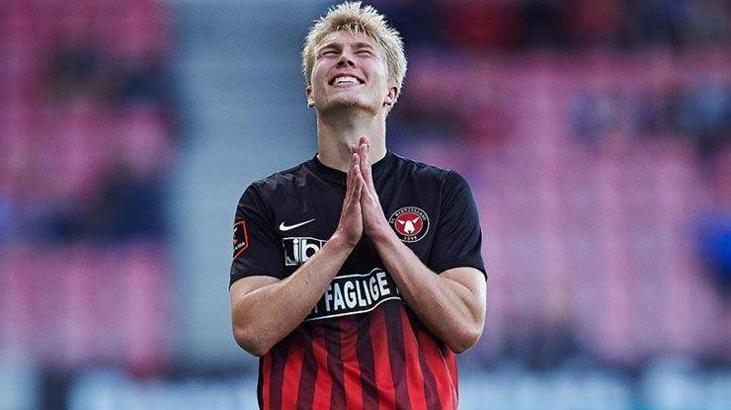 Midtjylland, evinde puan kaybetti