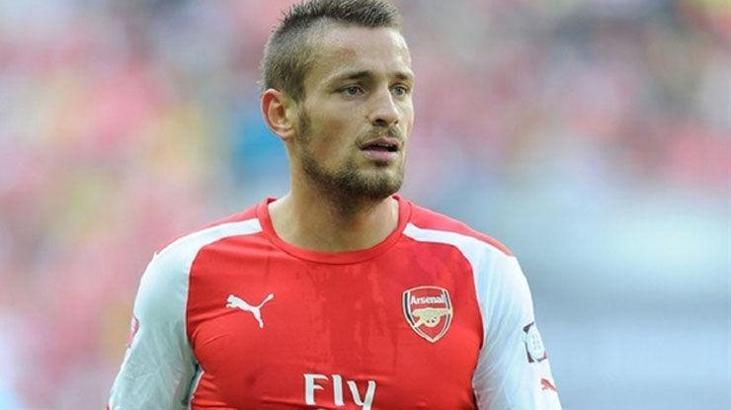Debuchy'de rakip Bilic!