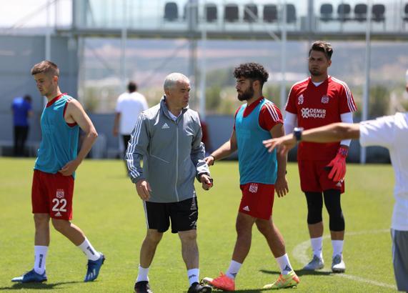 Sivasspor'da Kasımpaşa mesaisi sürüyor