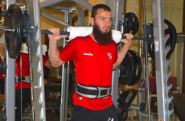Aykut Demir kimdir, nereli, kaç yaşında? Aykut Demir hangi takımlarda oynadı? Aykut Demir'in maaşı ne kadar?