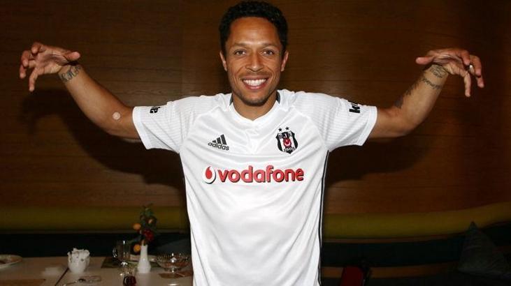 Adriano: Galatasaray maçında sahada olmak istiyorum