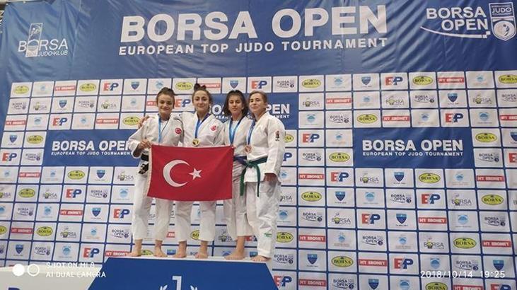 Kağıtspor Bosna Open şampiyonu oldu