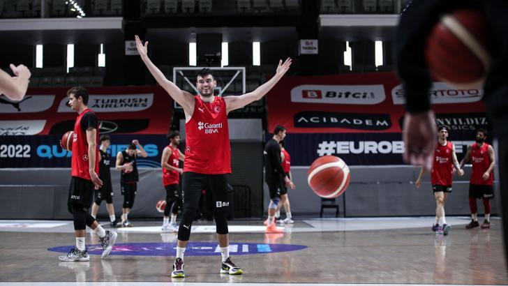 A Milli Erkek Basketbol Takımı'nda 3 oyuncu aday kadrodan çıkarıldı