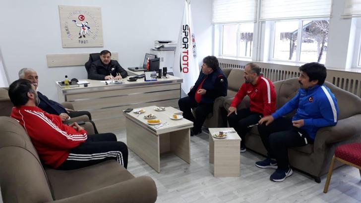 Güreş Federasyonu Başkanı Musa Aydın'dan millilere ziyaret