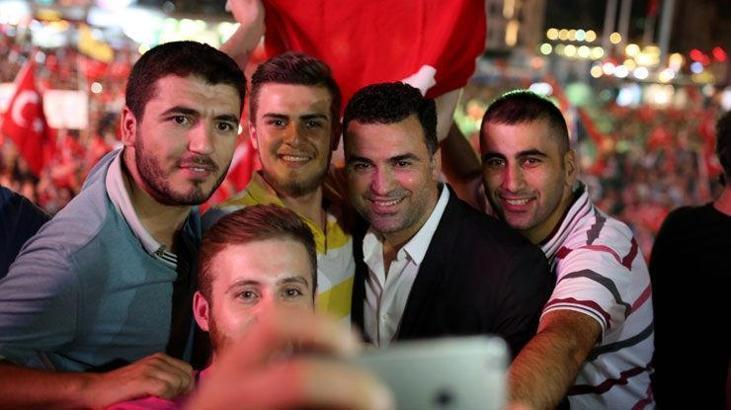 Hakan Ünsal: Türk milleti vatan sevgisini gösterdi